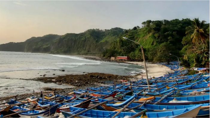 Pantai Menganti Kebumen Pasir Putih